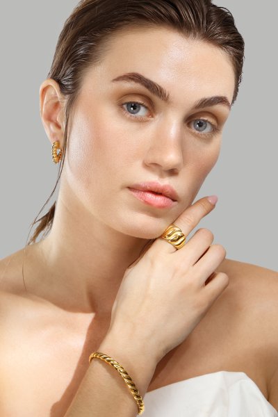  Øredobber Twisted Heart – 18k Gold Plated