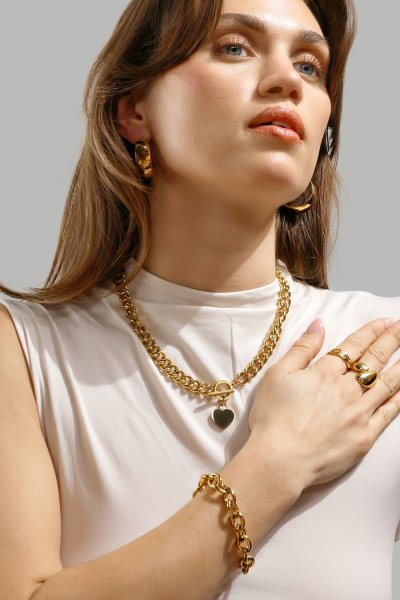 Luxe Circle Charm Necklace - 18k Gold Plated