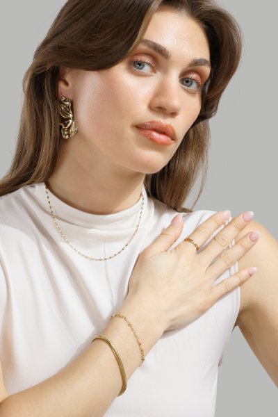 Liora Øredobber – 18k Gold Plated