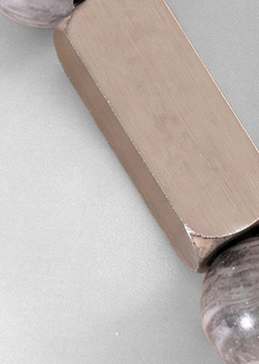 Perlearmbånd Stone Surface